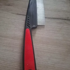 Ontvangen honden vlooienkam en verharingsborstel van klant C***c.