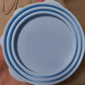 Ontvangen siliconen hondenvoer blikdeksel & lepel set van klant T*****p.