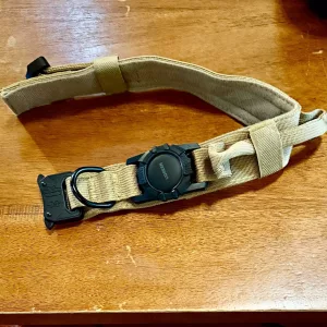 Ontvangen Tactical AirTag Houder Hondenhalsband met Handvat van klant K****l.